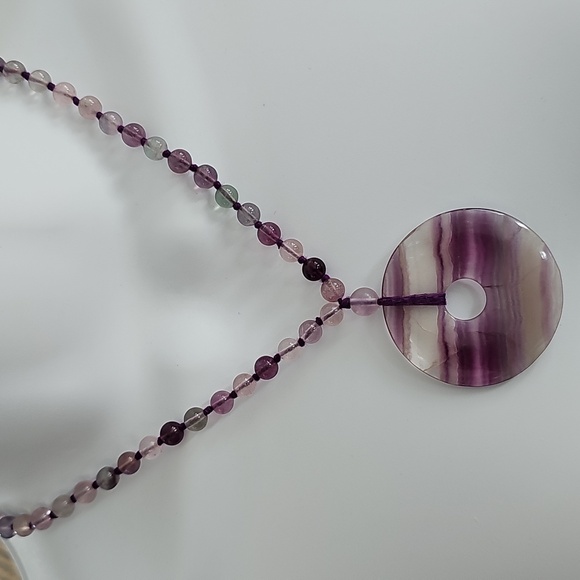 π£HPπ£Flourite Donut Pendant Necklace - Picture 6 of 9